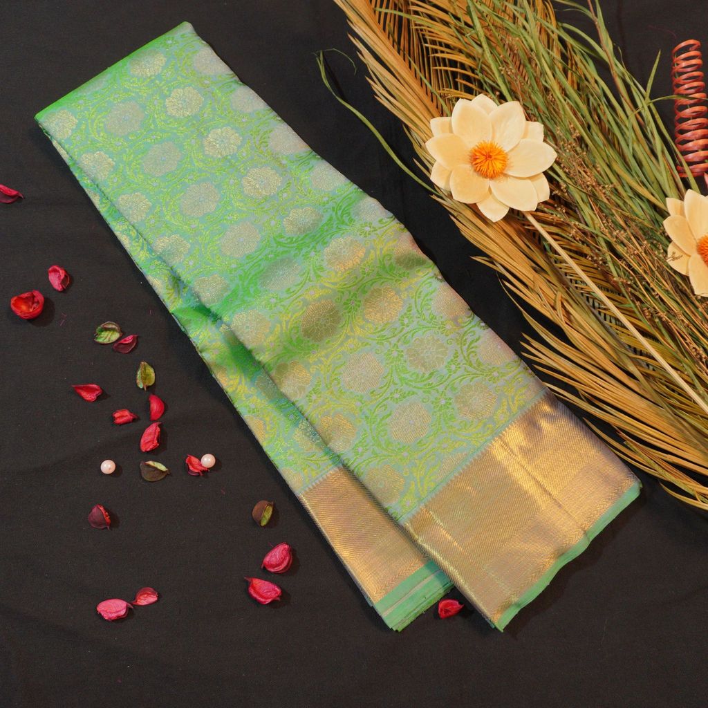 Dual-Shade Fern & Pickle Green Bridal Kanchipuram Handloom Silk Saree | Vivaaha Silks"