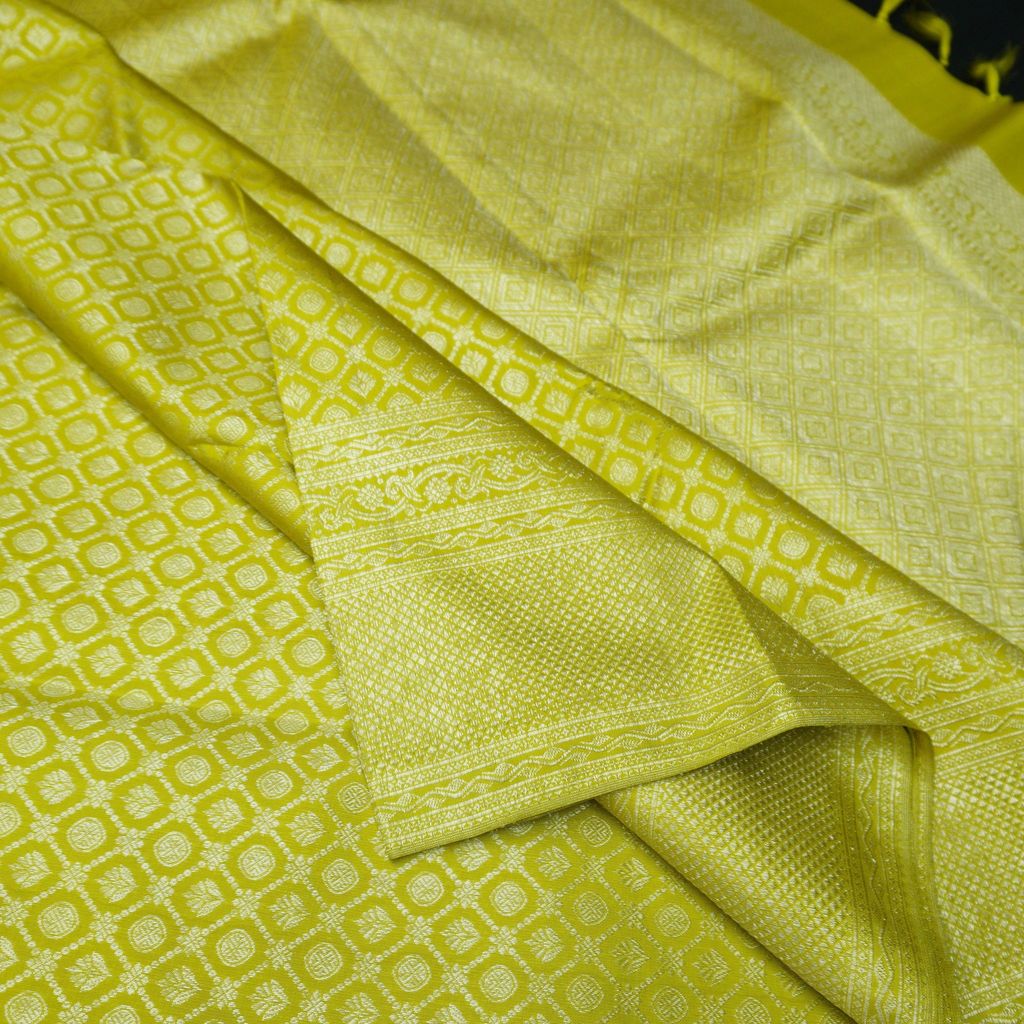 Pastel Green Color Kanchipuram Silk Saree Self Jacquard