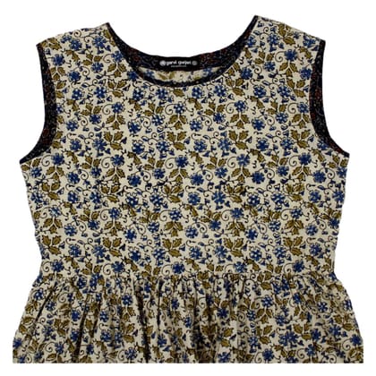 Garvi Gurjari (A Gujarat Govt Enterprise Cream Ajrakh Hand Block Printed Cotton Short Kurti(GGCACST08) Garvi Gurjari (A Gujarat Govt Enterprise Cream Ajrakh Hand Block Printed Cotton Short Kurti(GGCACST08)