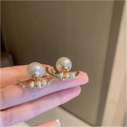 Qawvler Stylish Earings Western Korean White Shining Pearls (1 Pair Set)