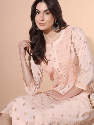 Women's Hand Embroiderd Chikankari Organza Straight Kurta-2495 Women's Hand Embroiderd Chikankari Organza Straight Kurta-2495