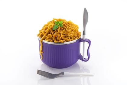 HAPPI Stainless Steel Noodles & Soup Bowl with Handle & Spoons, Leak Proof Bowl for Pasta, Soup, Rice, Maggie Food Container Mug for Use in Kitchen, School, Office, Travel (Purple-700ml)