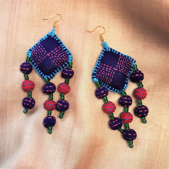 FREE SEED BEAD PATTERNS AND INSTRUCTIONS | Beaded earrings patterns, Seed  bead patterns, Beaded earrings tutorials