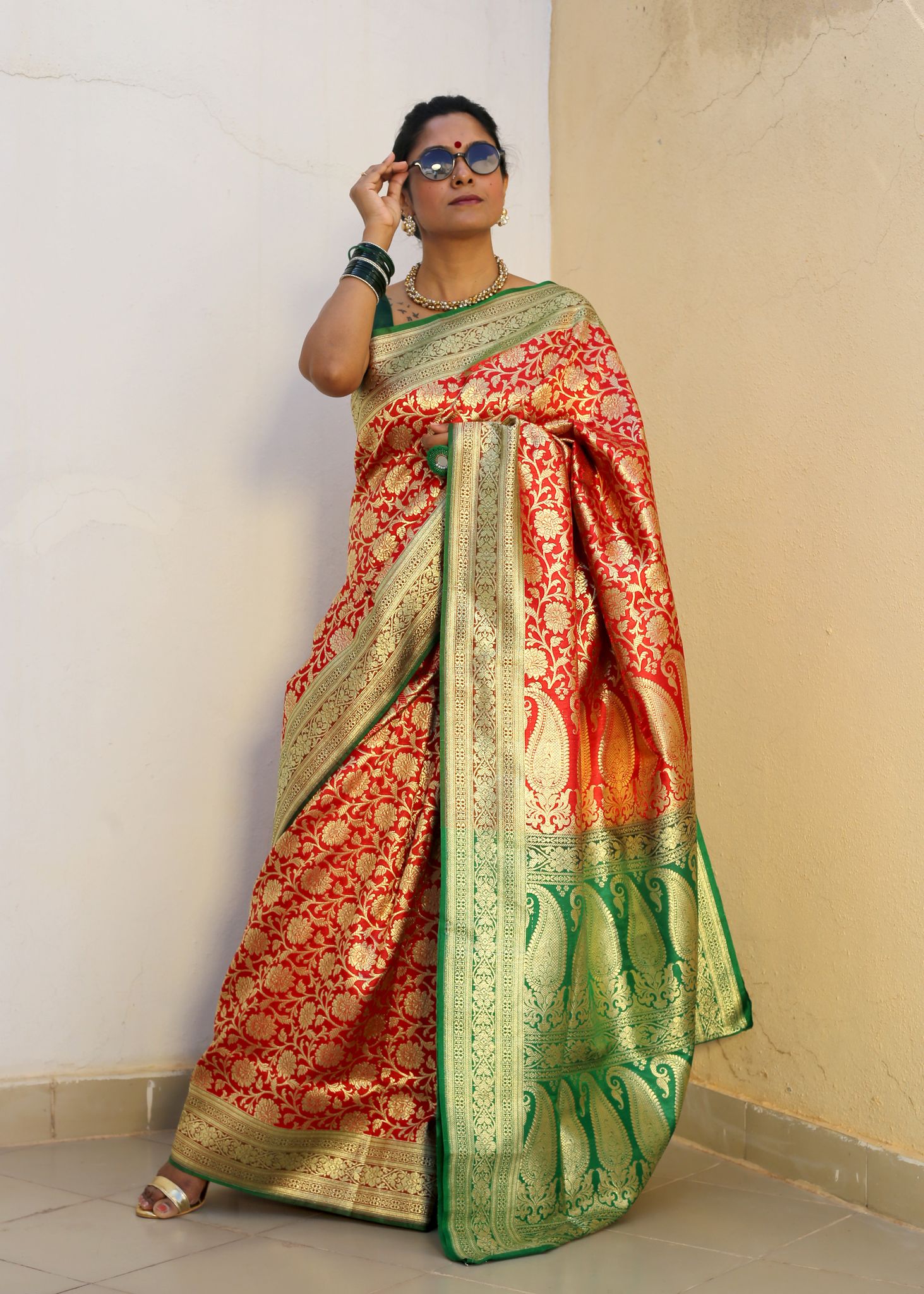 CRIMSON SERENITY | Handwoven Brocade Banarasi
