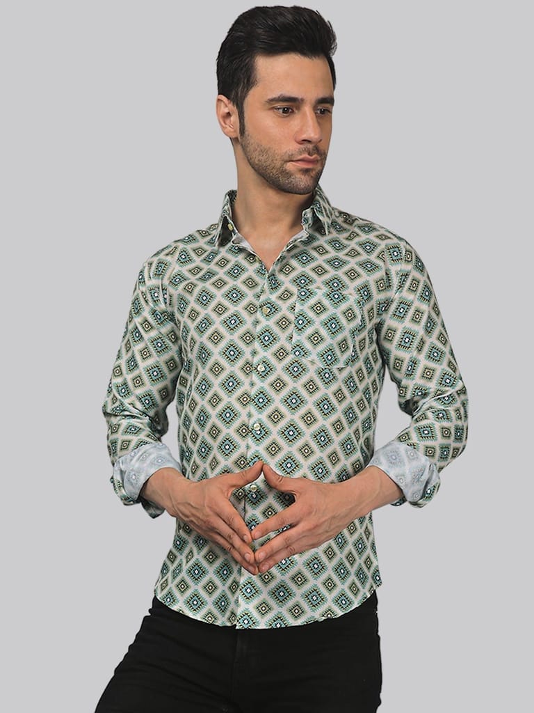 Delicate Men's Printed Shirt