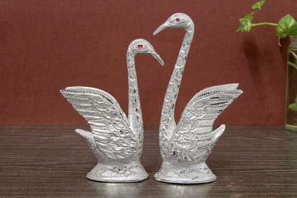Handcrafted Silver Finishing Swan Couple Statues Love Birds Figurines Decorative Showpieces - Stunning Home Decor For Living Room, Office - Ideal For Birthdays, Anniversaries, Weddings