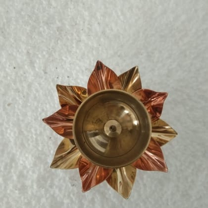 AZIZ GLOBAL TRADING/LOTUS SHAPED BRASS COPPER DIYA
