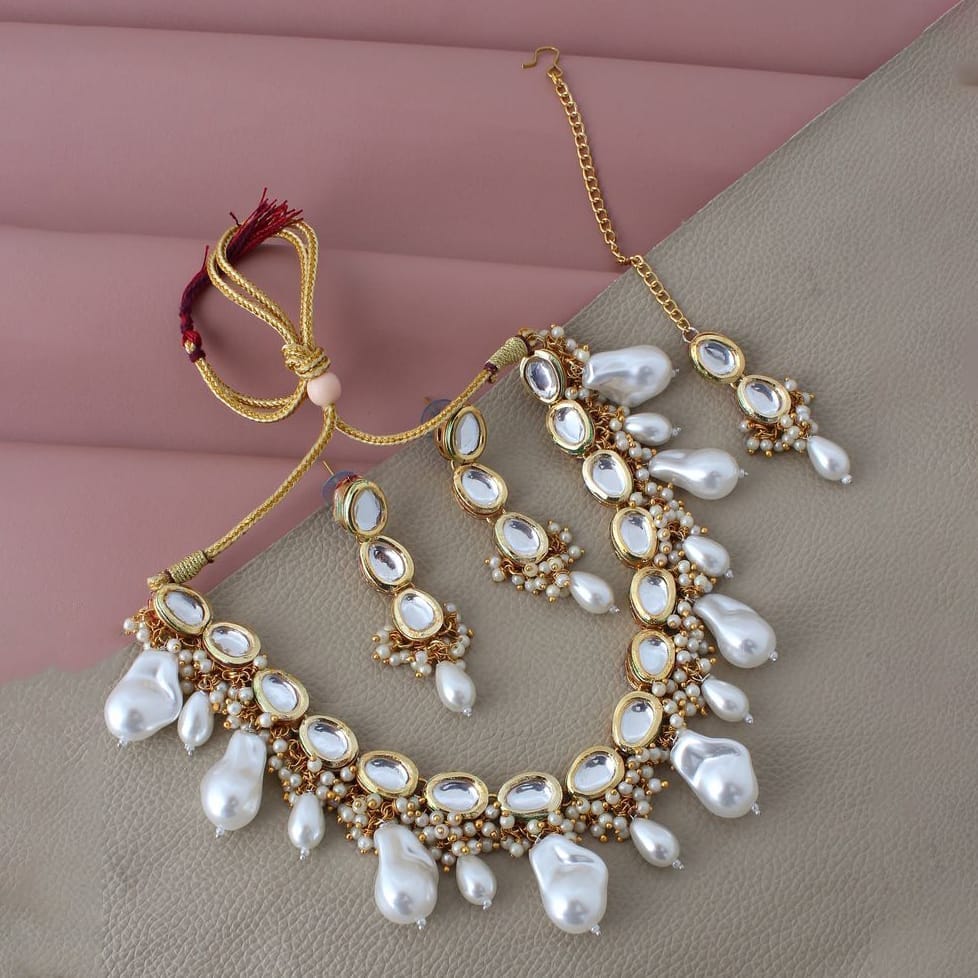 LUCKY JEWELLERY Back Meenakari 18k Gold Plated White Color Tika