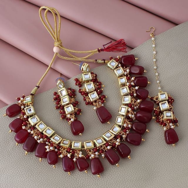 maroon stone necklace