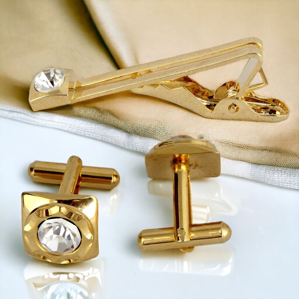 LUCKY JEWELLERY Unique White Color Golden Plated Formal Wedding Shirt, Suit, Blazer Cufflinks Pair Set for Men.(294-M4C5-DC7M2SY)