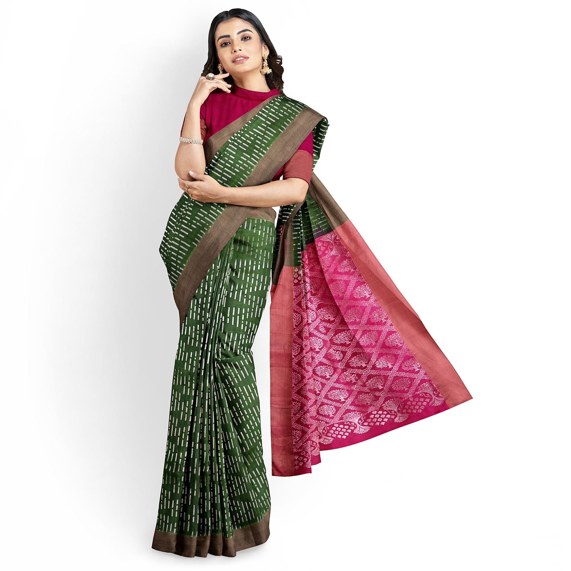 Dark Green Color Kanjivaram Pure Silk Saree has Contrast Pallu & Blouse