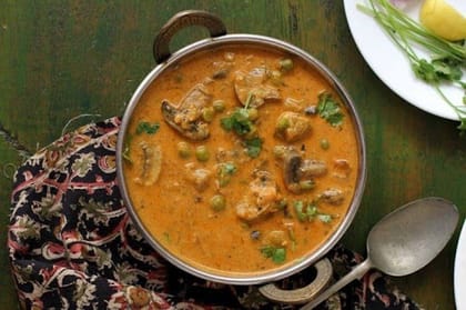 Mushroom Curry Matar