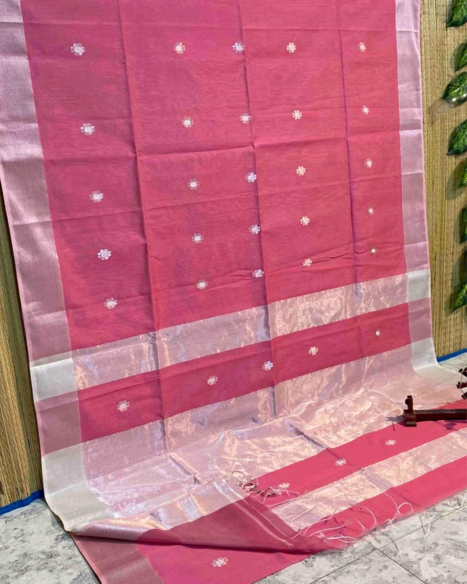 Pure Maheshwari Silk Saree Rose Pink Color Handloom Handwoven Single Design Zari Border with Flower Buti Pallu and contrast blouse-4707