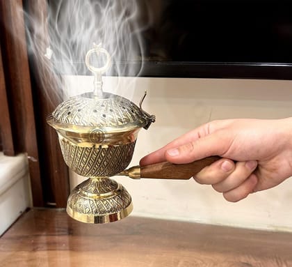 Brass Dhuna Loban Burner with Wooden Handle Dhoop Dani Dhooni Decorative Insence Burner Holder and Gift Items (LBN-17-MOONstar)