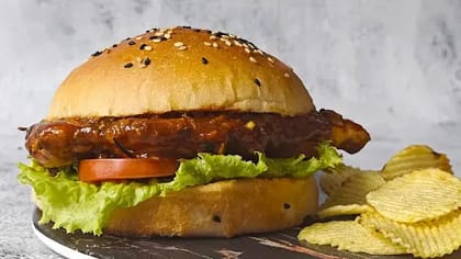 Classic Steak Chicken Burger __ Reg,BBQ Sauce