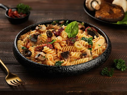 Fusilli With Spinach & Mushrooms