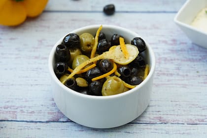 Marinated Olives (100gms)