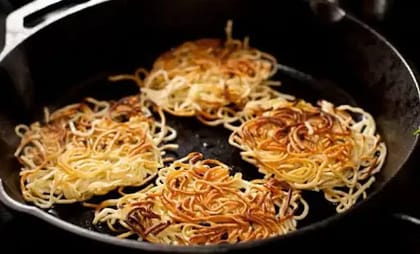 Mix Meat Pan Fried Noodles __ Hot Garlic