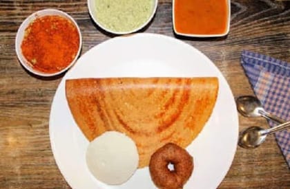 Butter Plain Dosa With Idli And Vada