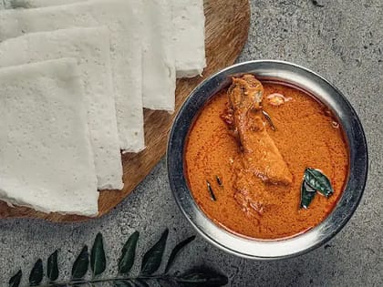 Neer Dosa With Mangalore Chicken Curry