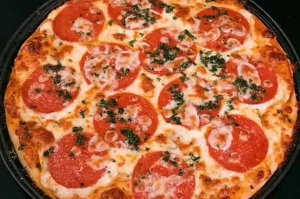 Chicken Salami Pizza __ Medium [8 Inches, Serves 1]