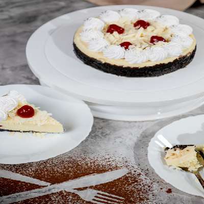 White Chocolate Strawberry Cheesecake Slice