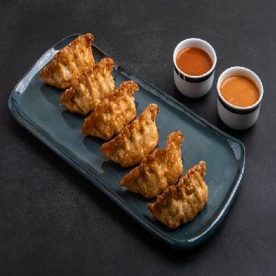 Crispy-fried Spicy Chicken Momos-Spicy Momo Chutney