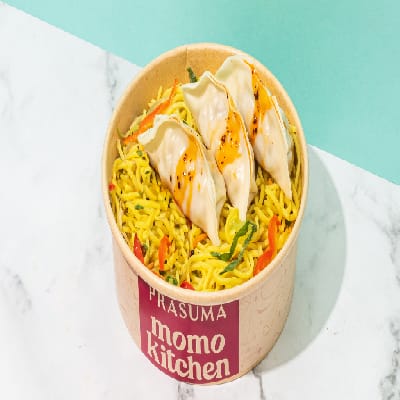 Hakka Noodles & Chicken Momo Meal-Spicy Chicken Momos