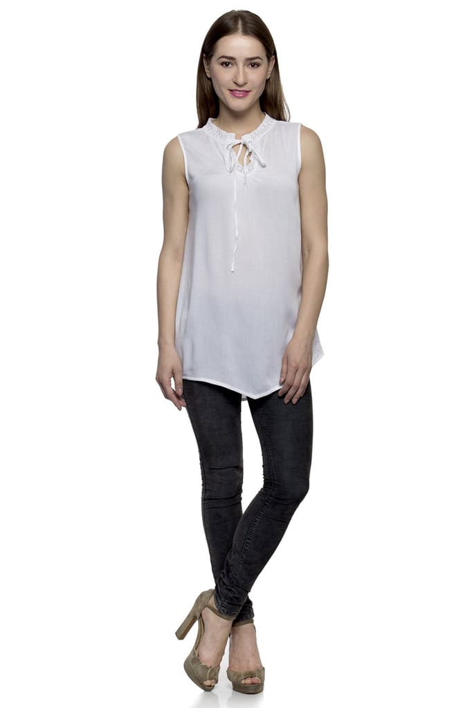One femme Women's Solid White Sleeveless Top