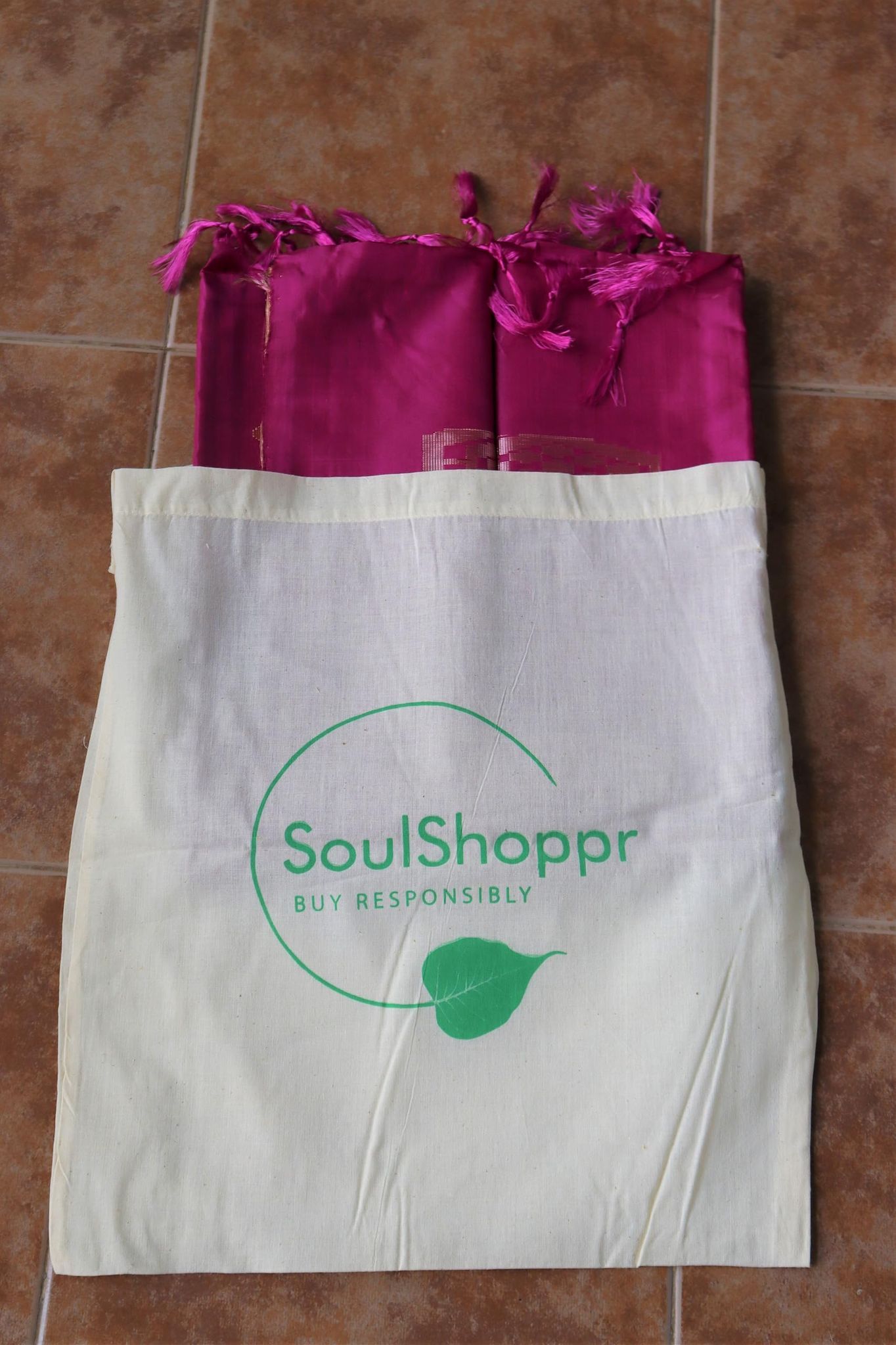 Saree store bag hotsell