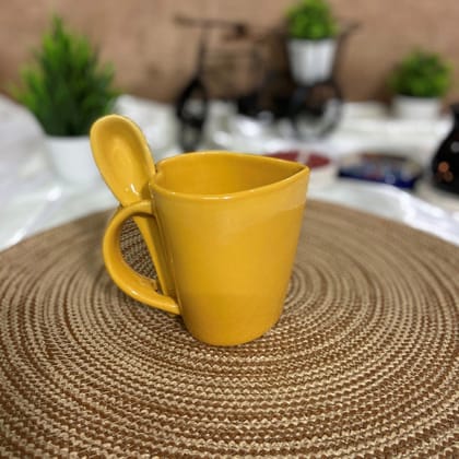 Ceramic Dining Yellow Heart Shaped Ceramic Coffee Mugs with Spoon