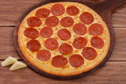Classic Pepperoni Pizza [BIG 10"] __ Pan Tossed