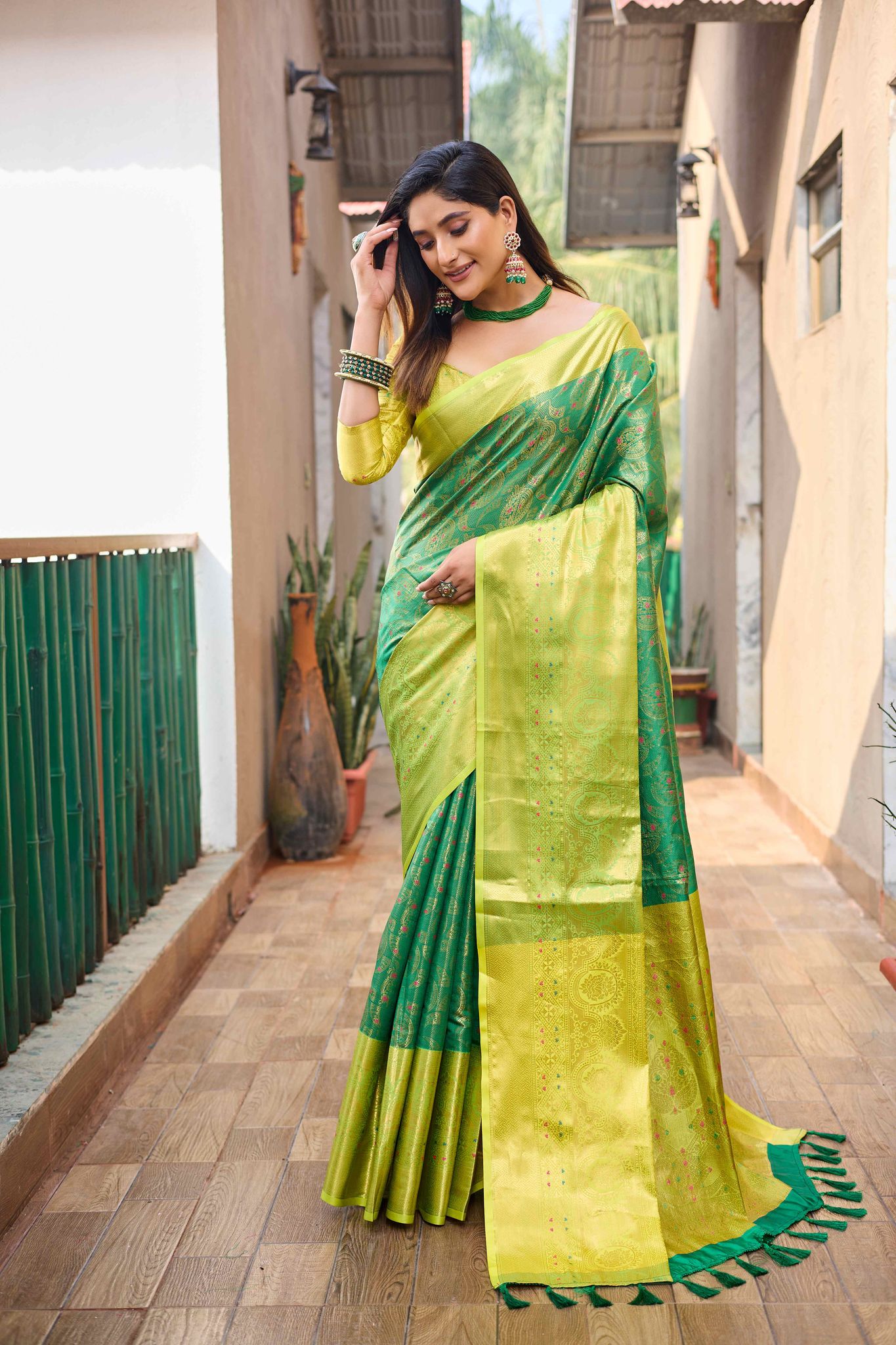 FAB ZONE Customize Your Style: Personalized Perfection: Unstitched Saree and&nbsp;Blouse&nbsp;Pairings