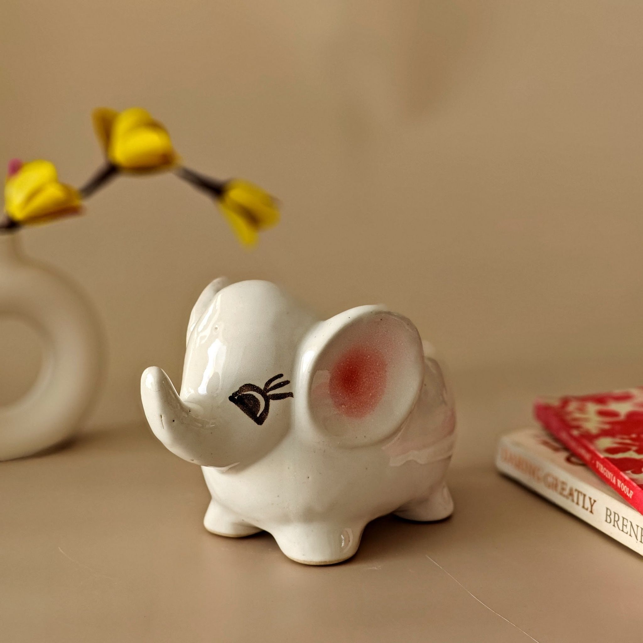 Cute Elle Desk Planter