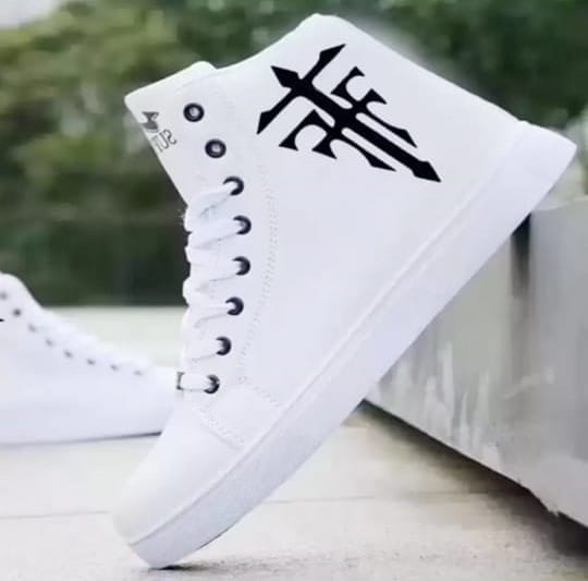 Luxury fashionable stylish light weight sport white casual shoes