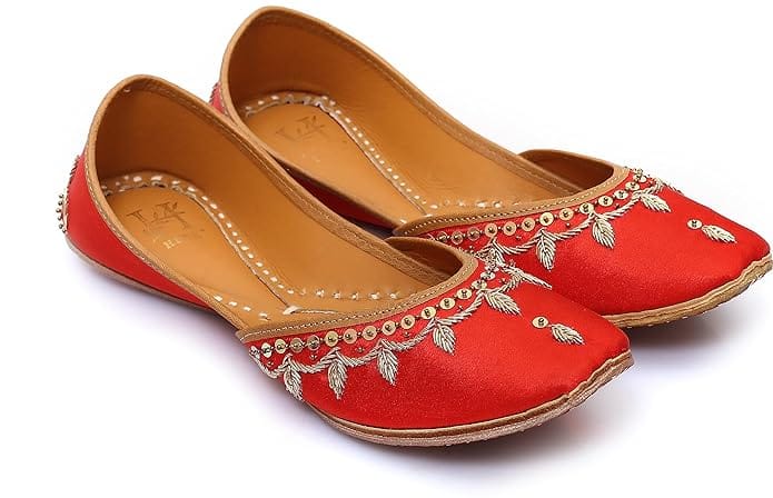 HEER Women's Ethnic Punjabi Jutti for Ladies Handmade Soft Leather Sol Bridal Flats Mojari