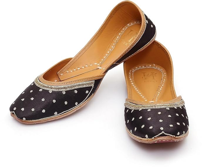 HEER Women's Casual Punjabi Jutti for Ladies | Handmade Shoes Bridal Ethnic Stylish Flats Mojari Black