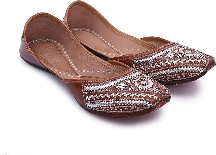 HEER Women's & Girls Handmade Embroiderd Mojari Punjabi Jutti Traditional Footwear Silver Thread