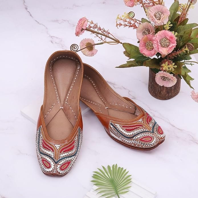 HEER Women's & Girls Handmade Embroiderd Mojari Punjabi Rajasthani Jutti Footwear Multicolor