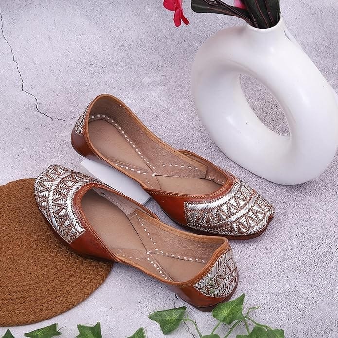 HEER Women's Traditional Embroidered Rajasthani Juti | Handmade Latest Stylish Mojari Punjabi Jutti Silver Tri