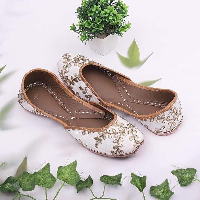 HEER Women's Handmade Ethnic Traditional Jutti Embroidered Jaipuri Bridal Jutti Wed Bell