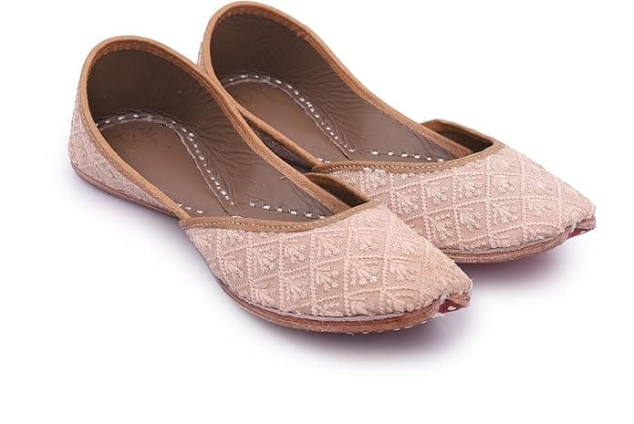 HEER Women's Traditional Embroidered Rajasthani Juti | Handmade Latest Stylish Mojari Punjabi Jutti Peach Pair