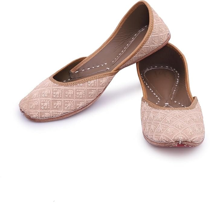 HEER Women's Traditional Embroidered Rajasthani Juti | Handmade Latest Stylish Mojari Punjabi Jutti Peach Pair