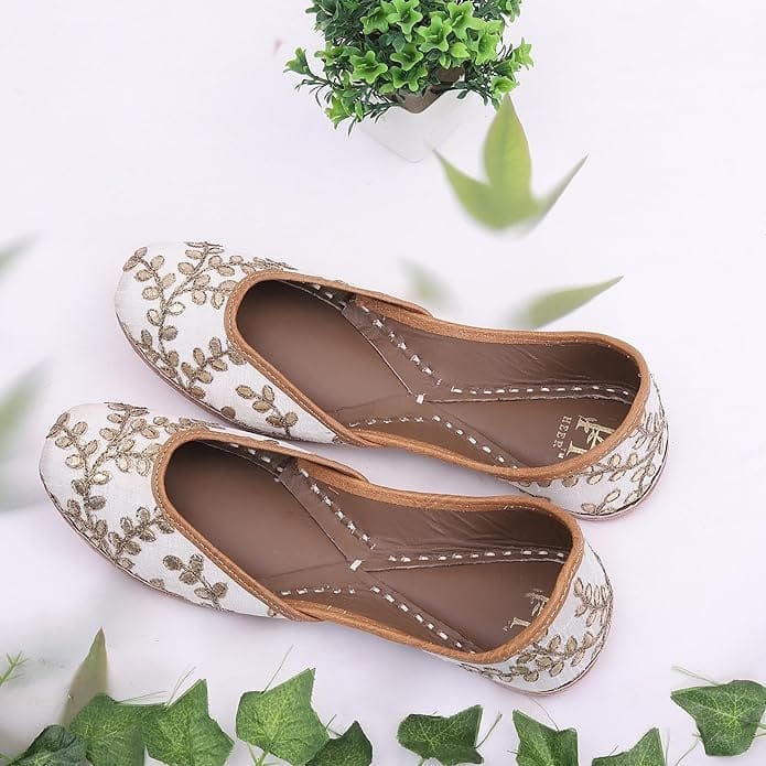 HEER Women's Handmade Ethnic Traditional Jutti Embroidered Jaipuri Bridal Jutti Wed Bell