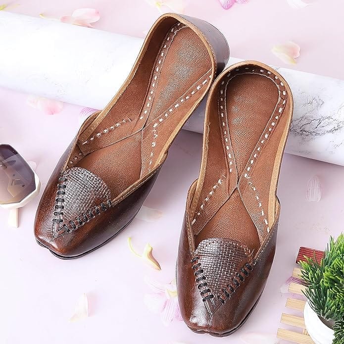 HEER Women's Genuine Casual Brown Soft Leather Juttis | Handmade Shoes |Casual Punjabi Jutti for Ladies | Bridal Ethnic Stylish Flats Mojari for Girls