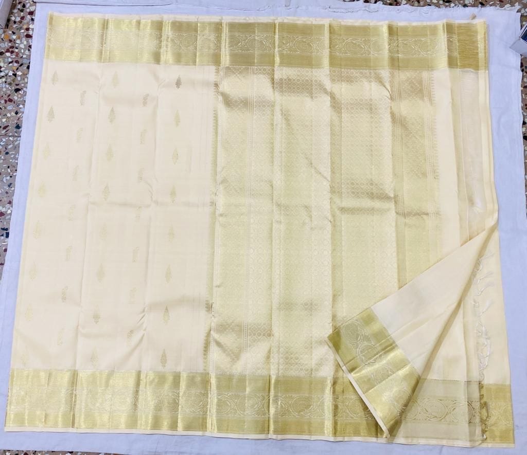 Kanchipuram handloom pure silk saree - Sarees | Buy online on ZillyBuy