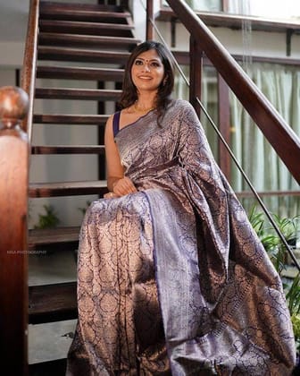 Stunning Black Zari Work Silk Saree With Blouse Piece
