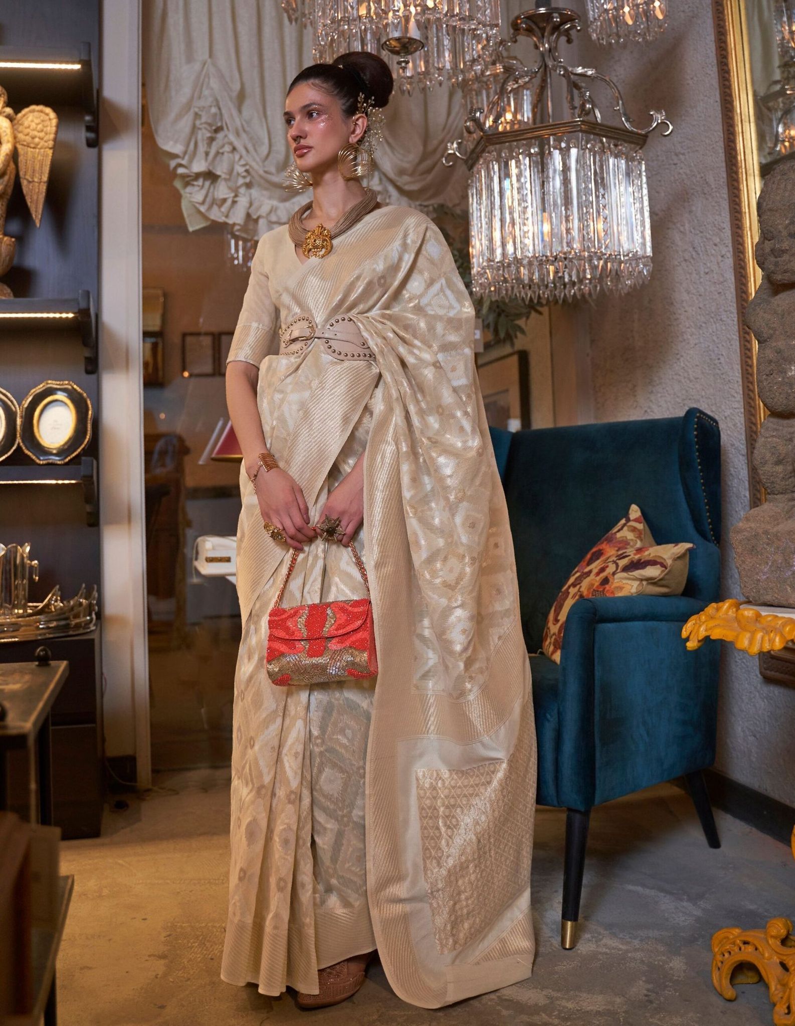 Off WhiteColor Linen Fabric Handloom Woven Saree Border And Fancy Blouse Piece