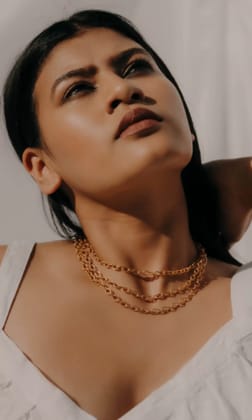 Lily Neckpiece