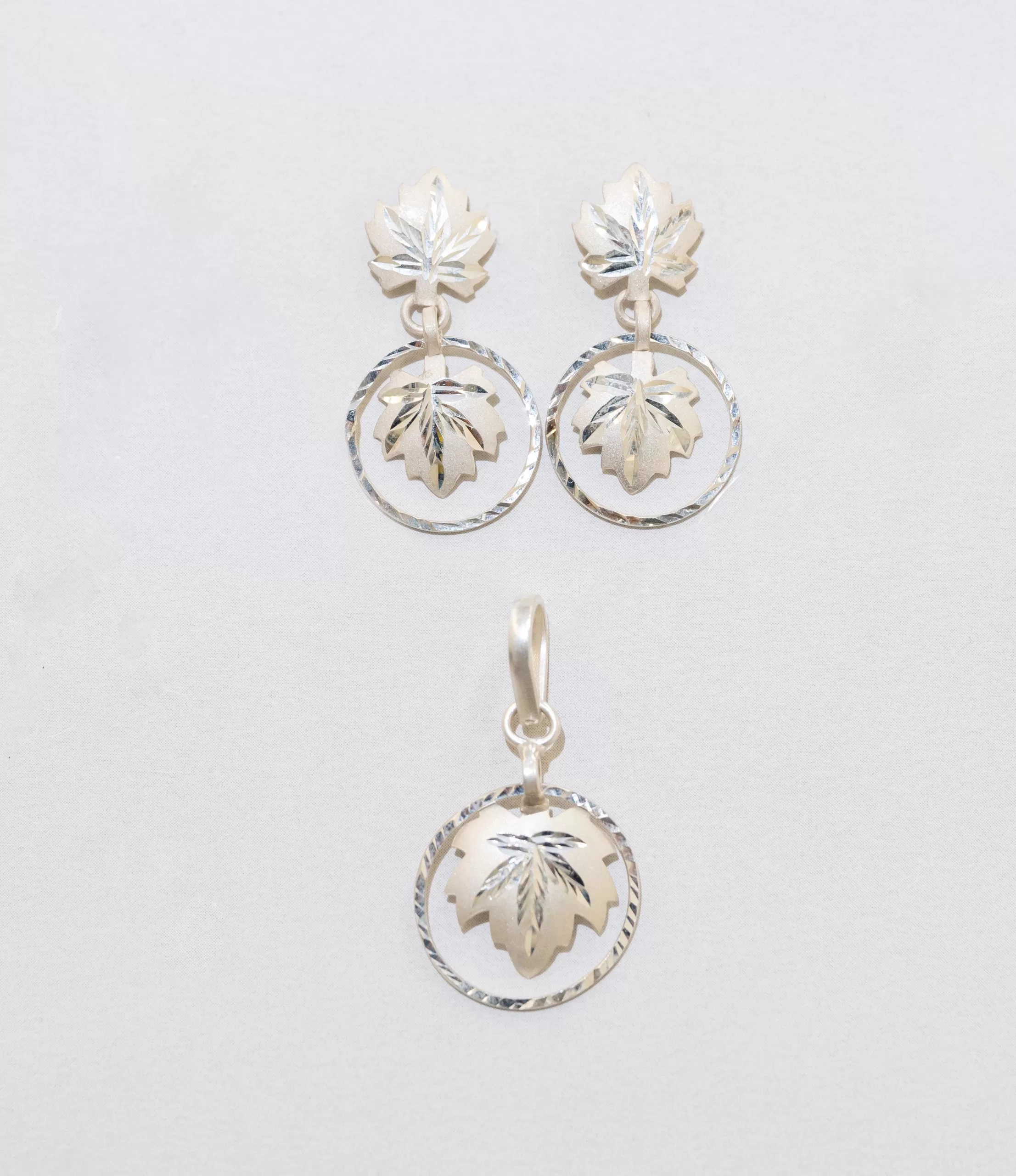 Sangrah Pendant & earring